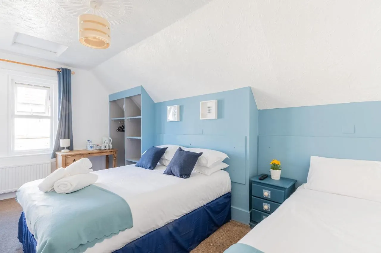 Brooklands Hotel Bournemouth 3*,